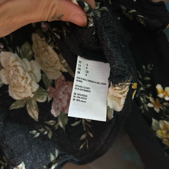 American Eagle Outfitters Boho Black Floral Top Size Small - Picture 5 of 16
